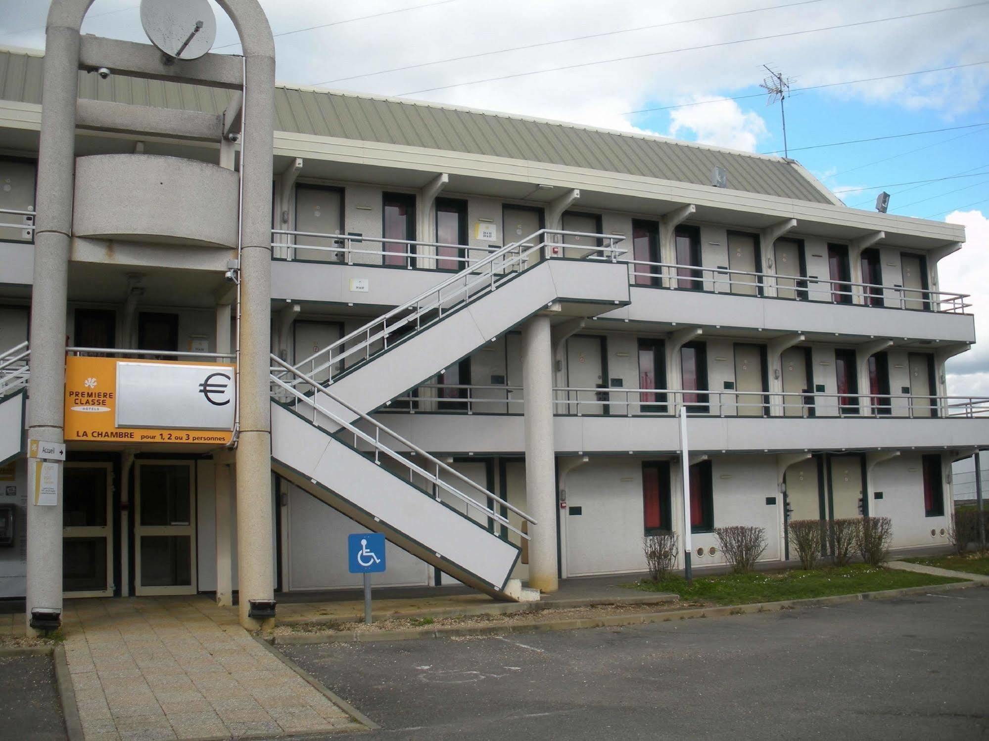 Premiere Classe Dreux Exterior foto